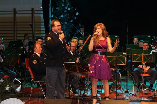 2016 DECEMBER - KONCERT POLICIJSKEGA ORKESTRA Z IRENO VRČKOVNIK IN MATJAŽEM MRAKOM