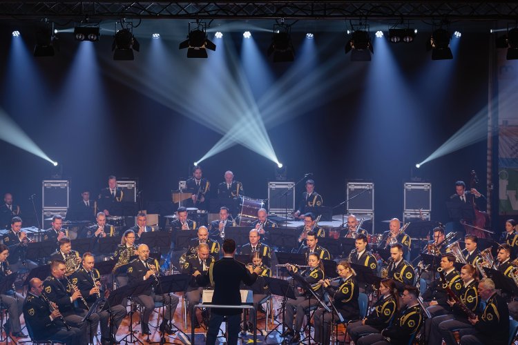 21. dobrodelni koncert Policijskega orkestra z gostjo Moniko Avsenik