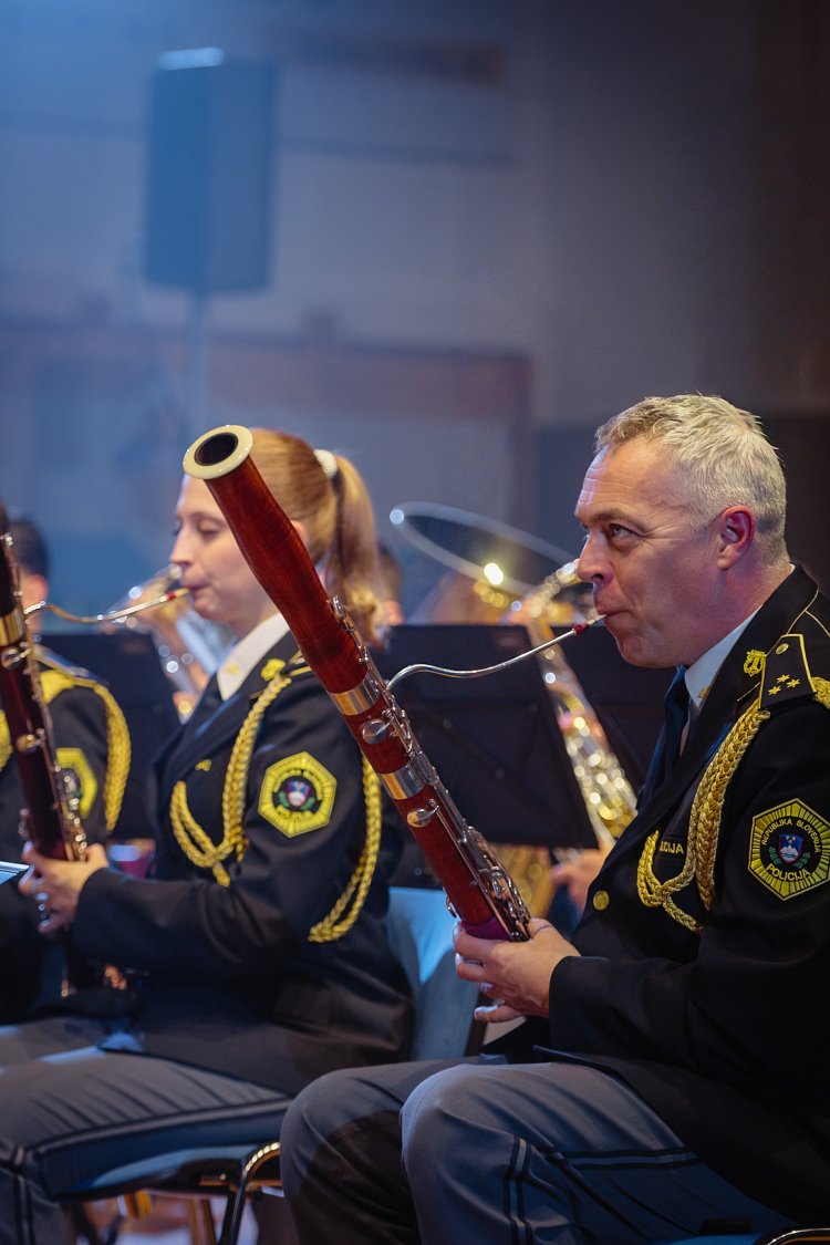 21. dobrodelni koncert Policijskega orkestra z gostjo Moniko Avsenik