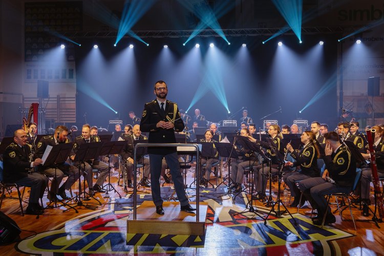 21. dobrodelni koncert Policijskega orkestra z gostjo Moniko Avsenik