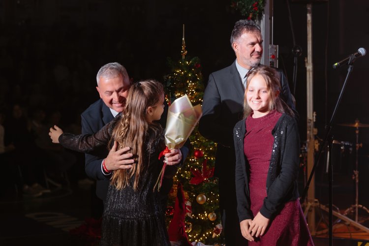 21. dobrodelni koncert Policijskega orkestra z gostjo Moniko Avsenik