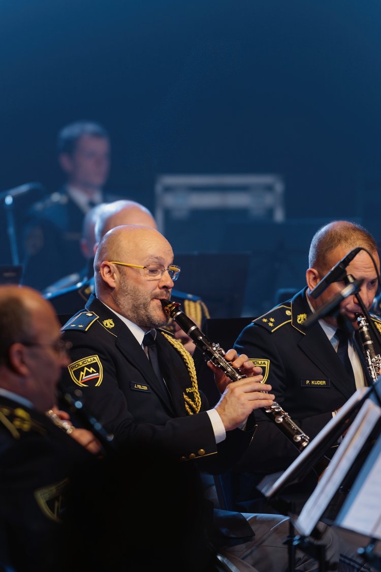 21. dobrodelni koncert Policijskega orkestra z gostjo Moniko Avsenik