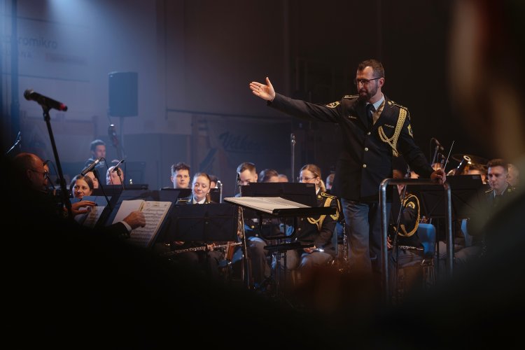 21. dobrodelni koncert Policijskega orkestra z gostjo Moniko Avsenik