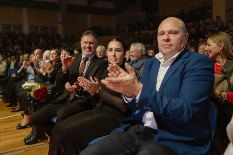 21. dobrodelni koncert Policijskega orkestra z gostjo Moniko Avsenik