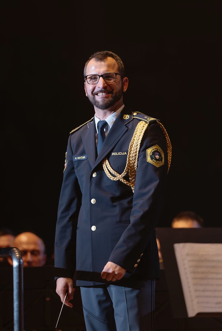 21. dobrodelni koncert Policijskega orkestra z gostjo Moniko Avsenik
