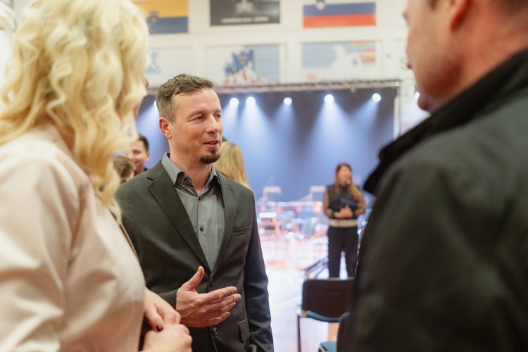 21. dobrodelni koncert Policijskega orkestra z gostjo Moniko Avsenik