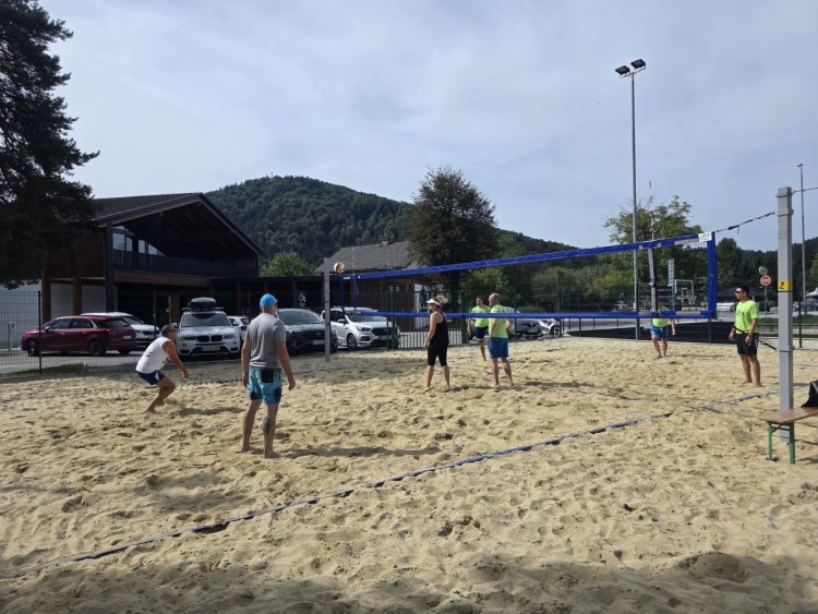 Odbojkarski turnir na mivki za zaposlene PU Celje