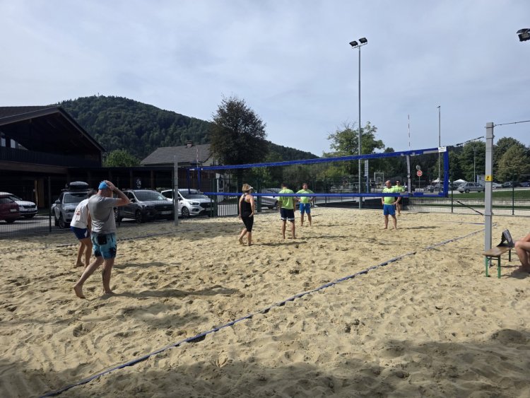 Odbojkarski turnir na mivki za zaposlene PU Celje