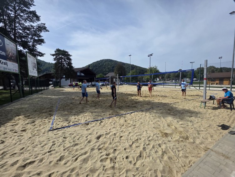 Odbojkarski turnir na mivki za zaposlene PU Celje
